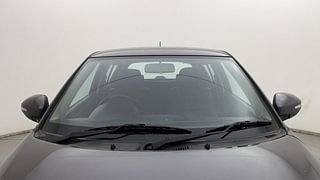 Used 2017 Maruti Suzuki Swift [2011-2017] VXi Petrol Manual exterior FRONT WINDSHIELD VIEW