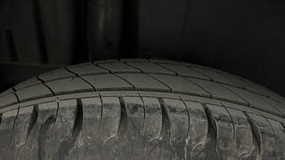 Used 2017 Maruti Suzuki Swift [2011-2017] VXi Petrol Manual tyres RIGHT REAR TYRE TREAD VIEW