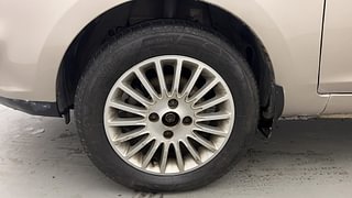 Used 2016 Tata Zest [2014-2019] XT Diesel Diesel Manual tyres LEFT FRONT TYRE RIM VIEW