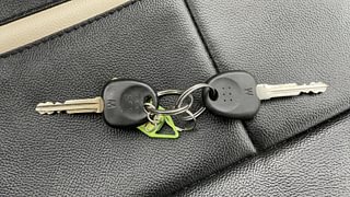 Used 2015 Hyundai i10 magna 1.1 Petrol Manual extra CAR KEY VIEW