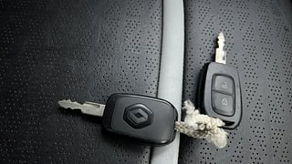 Used 2022 Renault Kwid RXL Petrol Manual extra CAR KEY VIEW