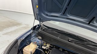 Used 2021 Hyundai Venue [2019-2022] SX 1.0  Turbo iMT Petrol Manual engine ENGINE RIGHT SIDE HINGE & APRON VIEW