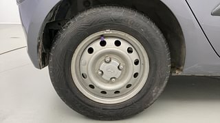 Used 2015 Hyundai i10 magna 1.1 Petrol Manual tyres RIGHT REAR TYRE RIM VIEW