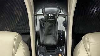 Used 2020 Skoda Kodiaq [2017-2020] Style 2.0 TDI 4x4 AT Diesel Automatic interior GEAR  KNOB VIEW