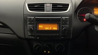 Used 2017 Maruti Suzuki Swift [2011-2017] VXi Petrol Manual interior MUSIC SYSTEM & AC CONTROL VIEW