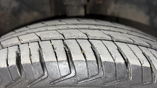 Used 2017 Renault Kwid [2015-2019] RXT Petrol Manual tyres RIGHT FRONT TYRE TREAD VIEW
