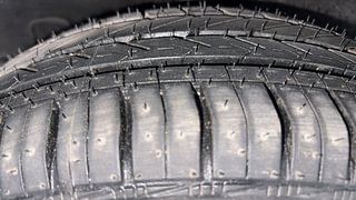 Used 2015 Hyundai Grand i10 [2013-2017] Magna 1.2 Kappa VTVT Petrol Manual tyres RIGHT REAR TYRE TREAD VIEW