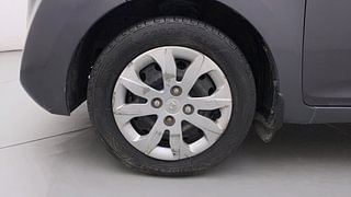 Used 2014 Hyundai Eon Magna 1.0l Petrol MT Petrol Manual tyres LEFT FRONT TYRE RIM VIEW