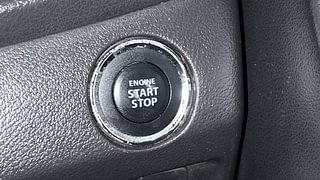 Used 2016 Maruti Suzuki Baleno [2015-2019] Zeta AT Petrol Petrol Automatic top_features Keyless start