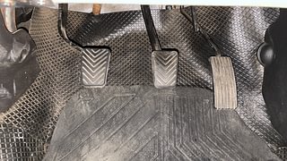 Used 2018 Hyundai Eon [2011-2018] Magna + Petrol Manual interior PEDALS VIEW