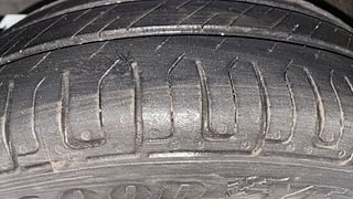 Used 2014 Hyundai Eon Magna 1.0l Petrol MT Petrol Manual tyres LEFT FRONT TYRE TREAD VIEW