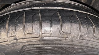 Used 2014 Hyundai Eon Magna 1.0l Petrol MT Petrol Manual tyres RIGHT REAR TYRE TREAD VIEW