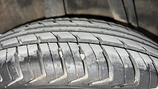 Used 2017 Renault Kwid [2015-2019] RXT Petrol Manual tyres RIGHT REAR TYRE TREAD VIEW