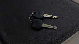 Used 2014 Hyundai Eon Magna 1.0l Petrol MT Petrol Manual extra CAR KEY VIEW