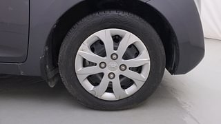 Used 2014 Hyundai Eon Magna 1.0l Petrol MT Petrol Manual tyres RIGHT FRONT TYRE RIM VIEW