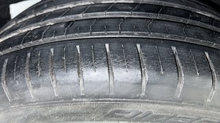 Used 2016 Maruti Suzuki Baleno [2015-2019] Zeta AT Petrol Petrol Automatic tyres RIGHT REAR TYRE TREAD VIEW