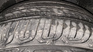 Used 2016 volkswagen Vento 1.2L Highline Petrol AT Petrol Automatic tyres RIGHT REAR TYRE TREAD VIEW
