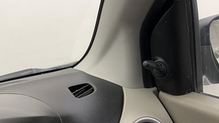 Used 2015 Maruti Suzuki Celerio VXI AMT Petrol Automatic top_features Adjustable ORVM