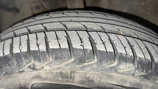 Used 2017 Renault Kwid [2015-2019] RXT Petrol Manual tyres LEFT FRONT TYRE TREAD VIEW