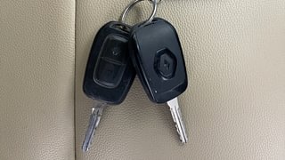 Used 2021 Renault Triber RXL Petrol Manual extra CAR KEY VIEW