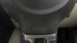 Used 2013 volkswagen Vento 1.6L Highline Diesel Diesel Manual top_features Airbags