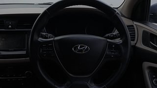Used 2015 Hyundai Elite i20 [2014-2018] Asta 1.2 Petrol Manual top_features Airbags