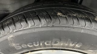 Used 2016 Honda BR-V [2016-2020] V CVT Petrol Petrol Automatic tyres LEFT REAR TYRE TREAD VIEW