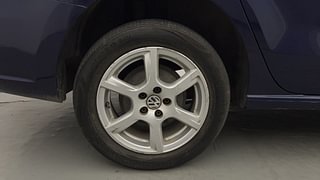 Used 2013 volkswagen Vento 1.6L Highline Diesel Diesel Manual tyres RIGHT REAR TYRE RIM VIEW