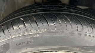 Used 2016 Honda BR-V [2016-2020] V CVT Petrol Petrol Automatic tyres RIGHT FRONT TYRE TREAD VIEW