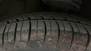 Used 2011 Hyundai i10 Sportz 1.2 Kappa2 Petrol Manual tyres RIGHT FRONT TYRE TREAD VIEW