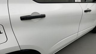 Used 2021 Renault Triber RXL Petrol Manual dents MINOR DENT