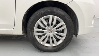 Used 2016 Maruti Suzuki Celerio VXI AMT Petrol Automatic tyres RIGHT FRONT TYRE RIM VIEW