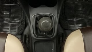 Used 2018 Volkswagen Ameo [2016-2020] Comfortline 1.5L (D) Diesel Manual interior GEAR  KNOB VIEW