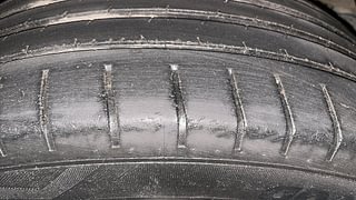 Used 2015 Hyundai Elite i20 [2014-2018] Asta 1.2 Petrol Manual tyres LEFT REAR TYRE TREAD VIEW
