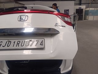 Used 2016 Honda BR-V [2016-2020] V CVT Petrol Petrol Automatic dents MINOR SCRATCH