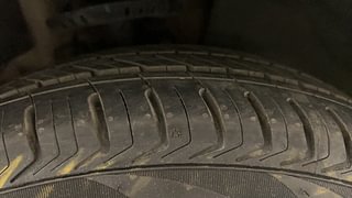 Used 2018 Volkswagen Ameo [2016-2020] Comfortline 1.5L (D) Diesel Manual tyres RIGHT FRONT TYRE TREAD VIEW