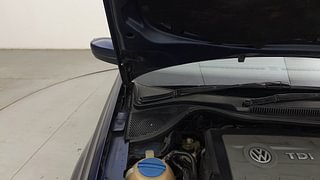 Used 2013 volkswagen Vento 1.6L Highline Diesel Diesel Manual engine ENGINE RIGHT SIDE HINGE & APRON VIEW