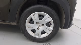Used 2021 Renault Kwid 1.0L RXT(O) AMT Petrol Automatic tyres RIGHT FRONT TYRE RIM VIEW