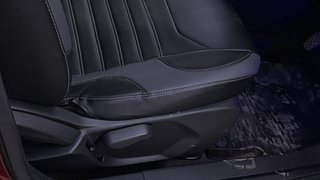 Used 2021 Ford Figo [2019-2021] Titanium Diesel Diesel Manual top_features Driver height adjustable seat