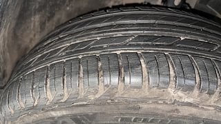 Used 2019 Renault Duster [2015-2019] 85 PS RXS MT Diesel Manual tyres RIGHT FRONT TYRE TREAD VIEW