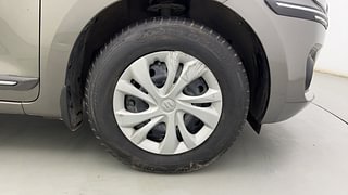Used 2021 Maruti Suzuki Swift [2017-2021] VXi Petrol Manual tyres RIGHT FRONT TYRE RIM VIEW