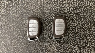 Used 2020 Hyundai Venue [2019-2022] SX Plus 1.0 Turbo DCT Petrol Automatic extra CAR KEY VIEW