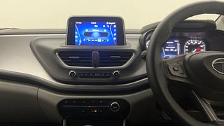 Used 2021 Tata Altroz XZ 1.2 Petrol Manual interior MUSIC SYSTEM & AC CONTROL VIEW