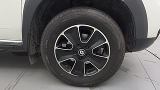 Used 2019 Renault Duster [2015-2019] 85 PS RXS MT Diesel Manual tyres RIGHT FRONT TYRE RIM VIEW