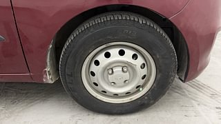 Used 2014 Hyundai i10 magna 1.1 Petrol Manual tyres RIGHT FRONT TYRE RIM VIEW