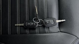 Used 2019 Renault Duster [2015-2019] 85 PS RXS MT Diesel Manual extra CAR KEY VIEW
