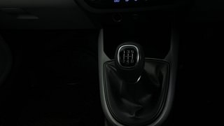 Used 2023 Hyundai Grand i10 Nios Asta CNG Petrol+cng Manual interior GEAR  KNOB VIEW