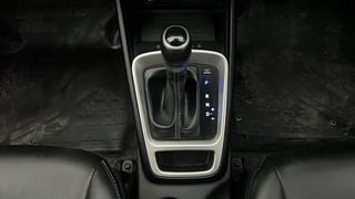 Used 2020 Hyundai Venue [2019-2022] SX Plus 1.0 Turbo DCT Petrol Automatic interior GEAR  KNOB VIEW