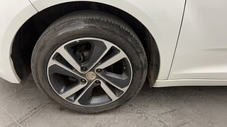 Used 2021 Tata Altroz XZ 1.2 Petrol Manual tyres LEFT FRONT TYRE RIM VIEW
