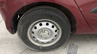 Used 2014 Hyundai i10 magna 1.1 Petrol Manual tyres RIGHT REAR TYRE RIM VIEW